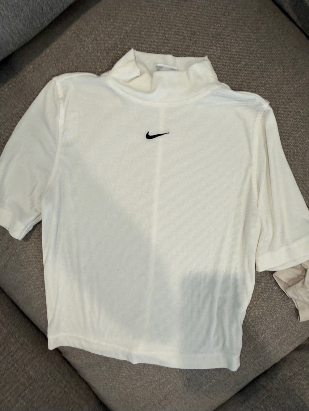 (3-pack) Nike women’s cropped tees - Picture 2 of 7